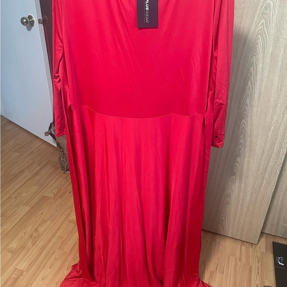 Chic Red Long Sleeve Maxi Dress